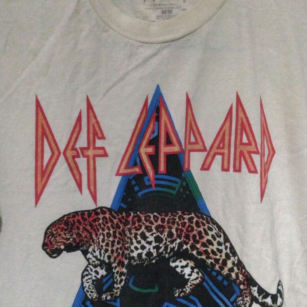Def Leppard Bludgeon Riffola Limited Animal T-shirt size medium